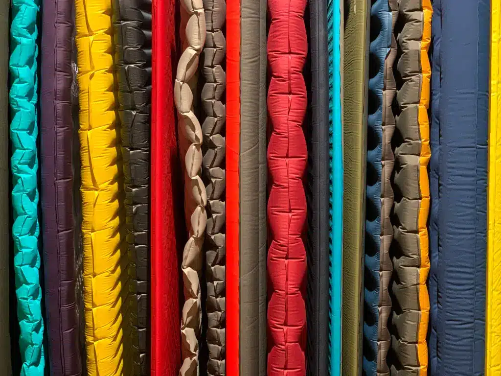Les grandes familles de matelas pour le bikepacking