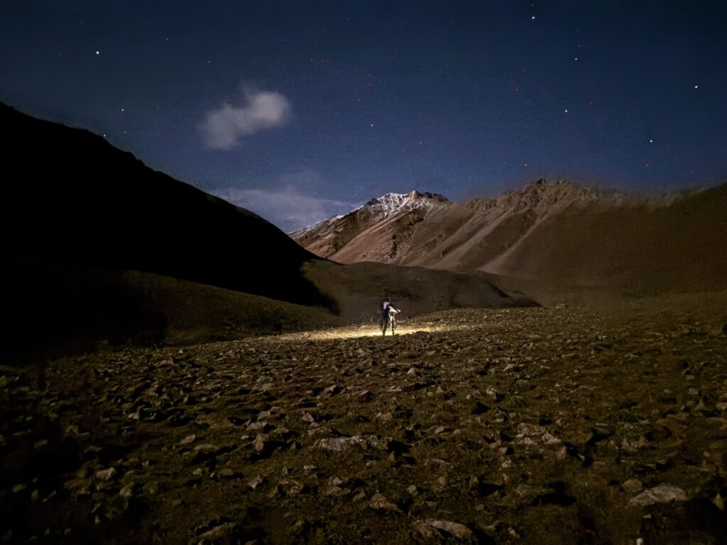 Silk Road Mountain Race, montagnes Kyrgyztan la nuit